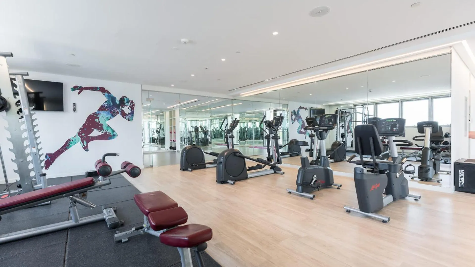 Modern 1-Bedroom Escape - Comfort Meets Style Dubai Apartment
