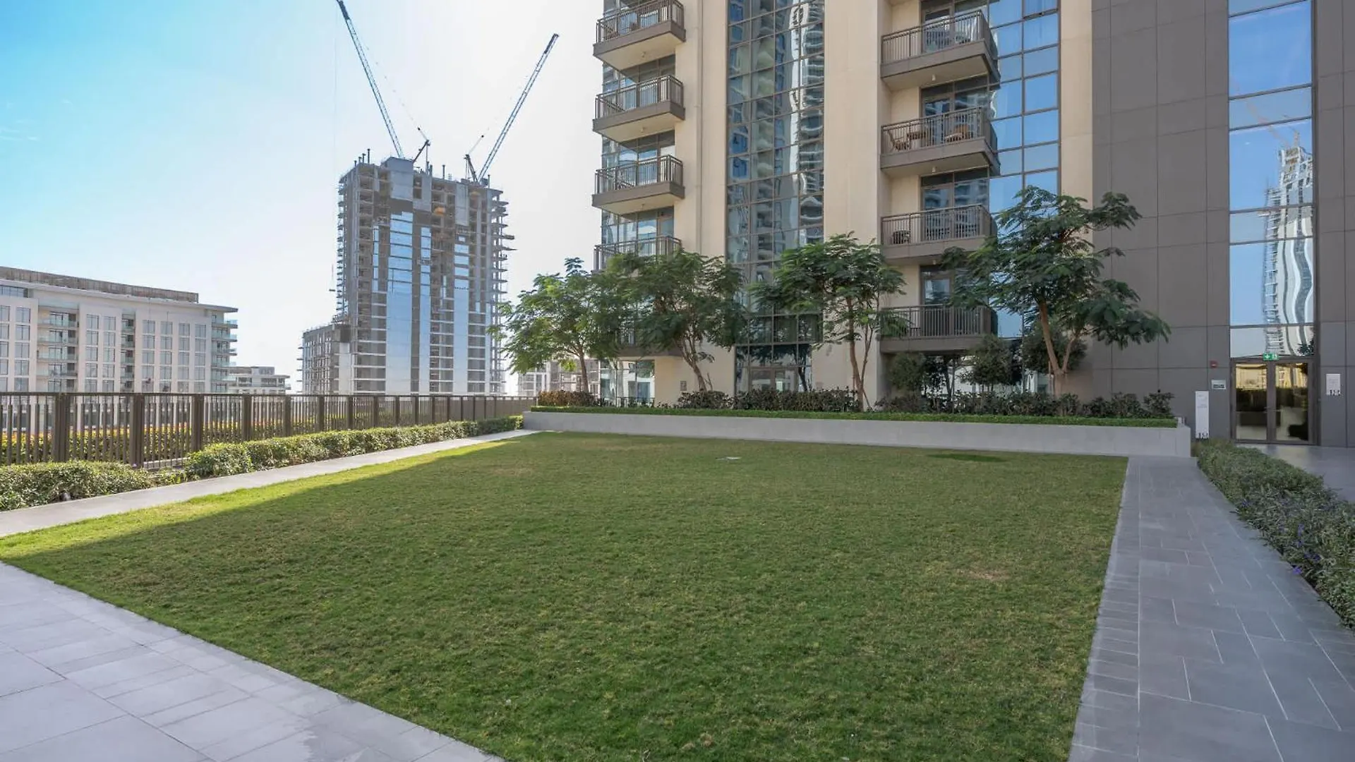 Apartment Modern 1-Bedroom Escape - Comfort Meets Style Dubai United Arab Emirates