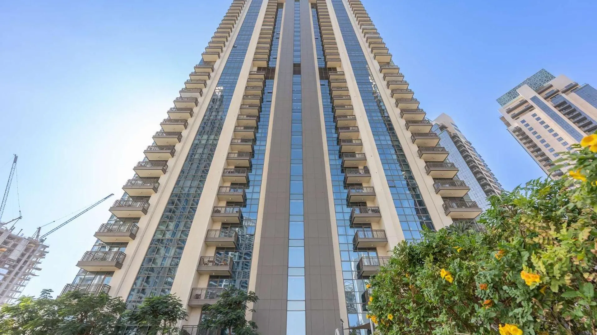 Apartment Modern 1-Bedroom Escape - Comfort Meets Style Dubai